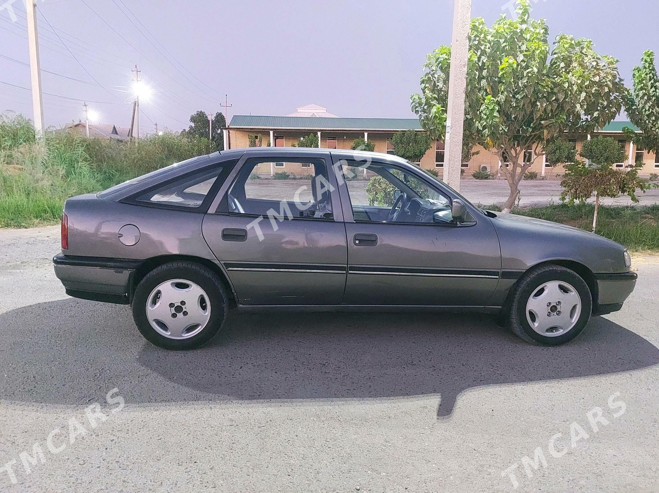 Opel Vectra 1989 - 44 000 TMT - Мары - img 4