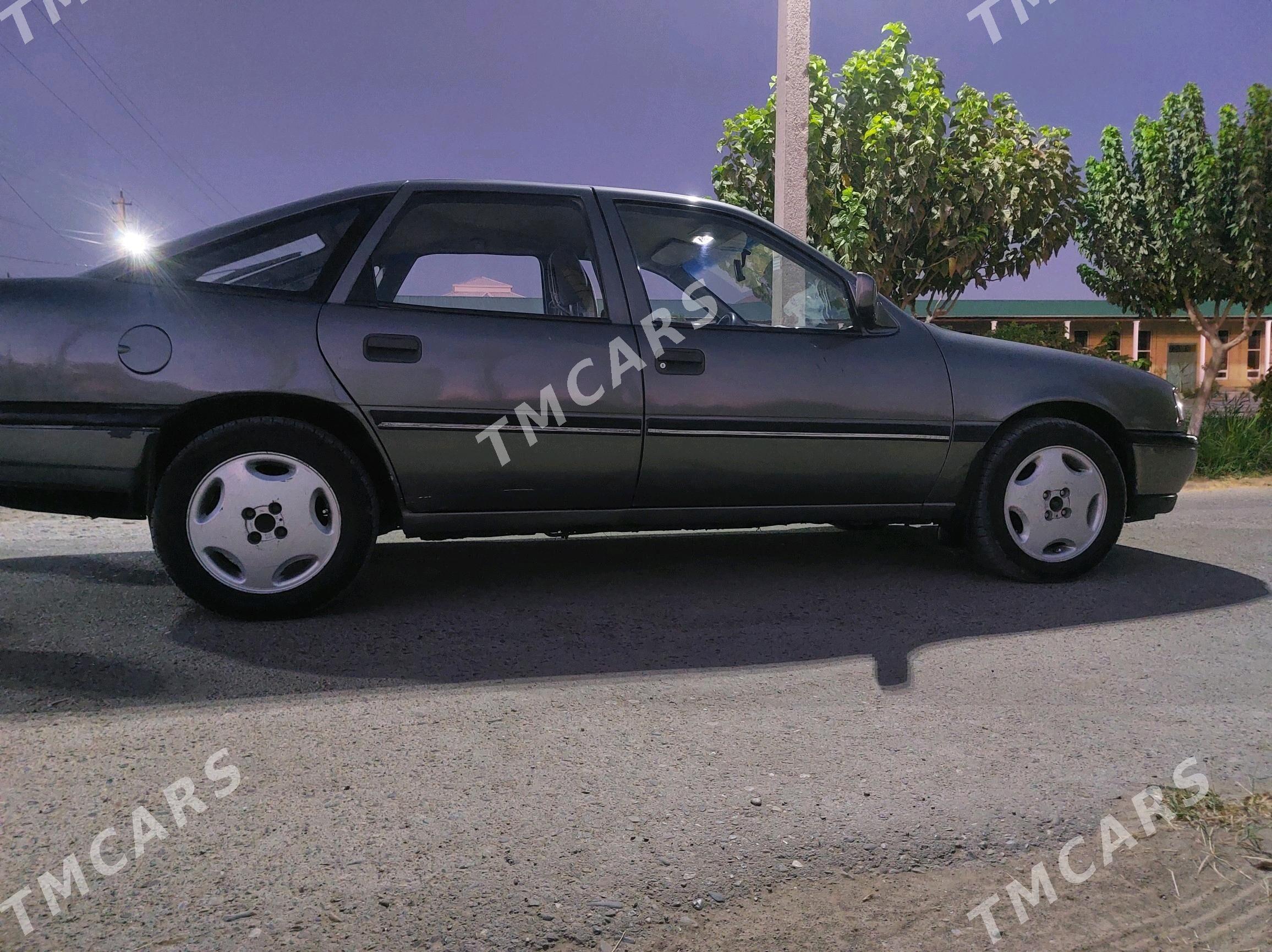 Opel Vectra 1989 - 44 000 TMT - Мары - img 8