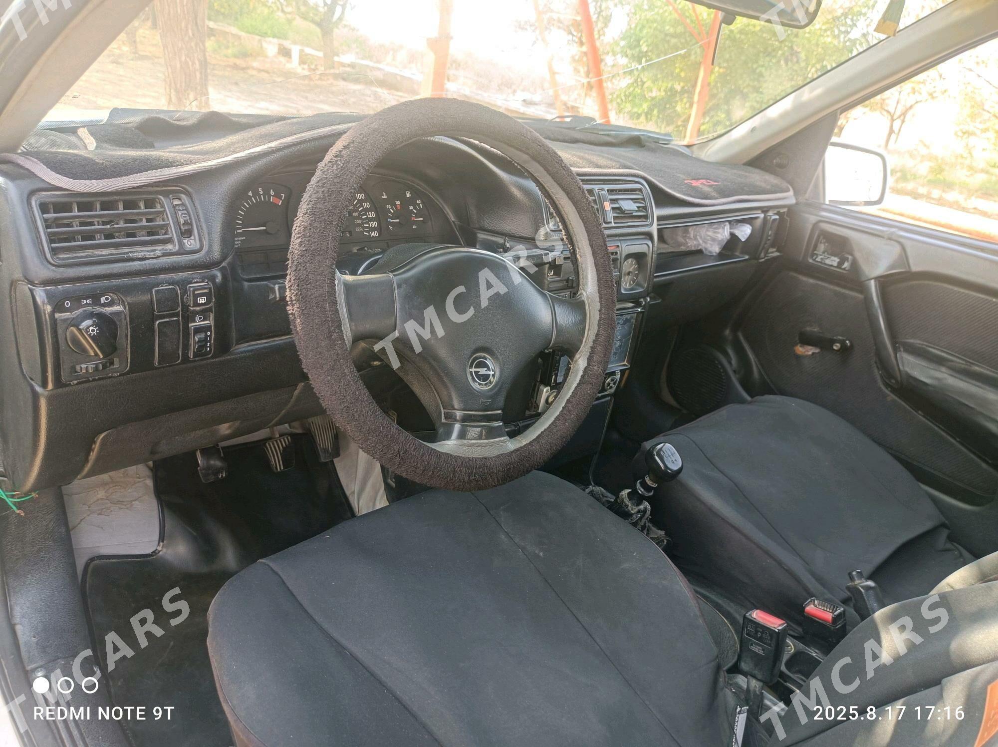 Opel Vectra 1992 - 26 000 TMT - Бахарден - img 2