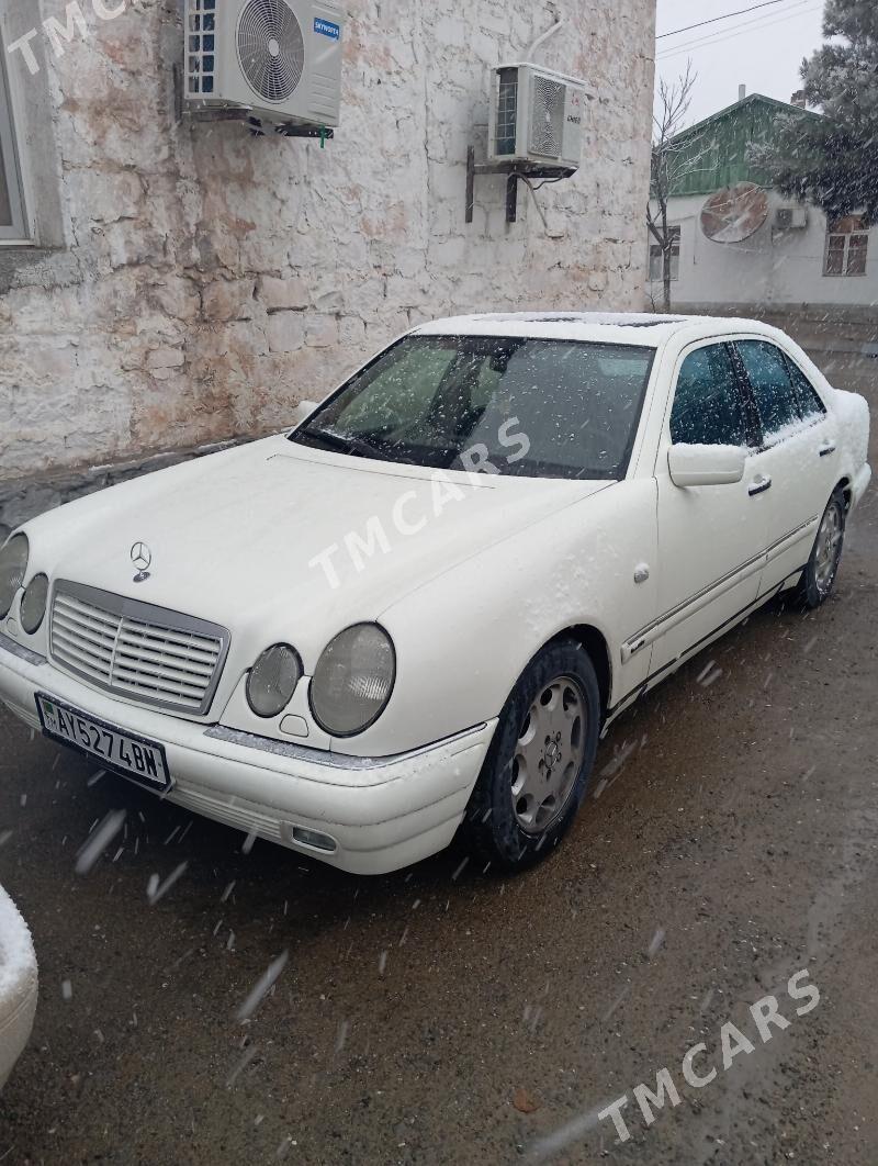 Mercedes-Benz E320 1998 - 80 000 TMT - Türkmenbaşy - img 2