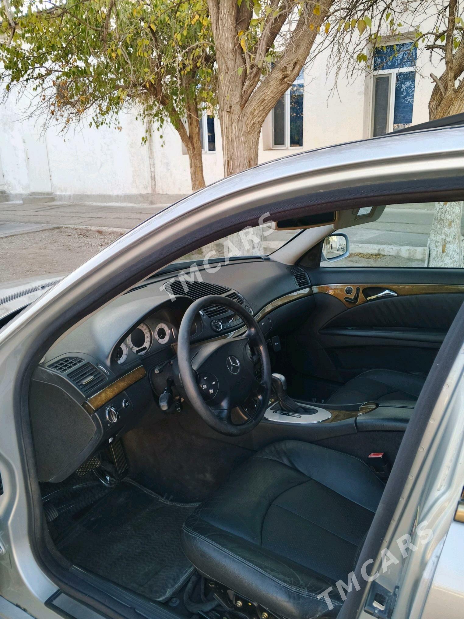 Mercedes-Benz E320 2003 - 140 000 TMT - Балканабат - img 4