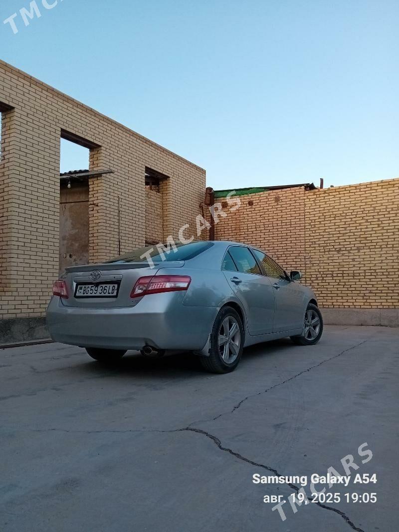 Toyota Camry 2011 - 170 000 TMT - Сакар - img 2