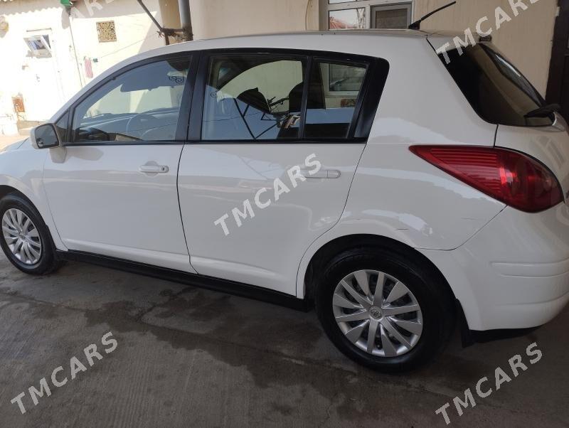 Nissan Versa 2010 - 130 000 TMT - Гарадамак Шор - img 3