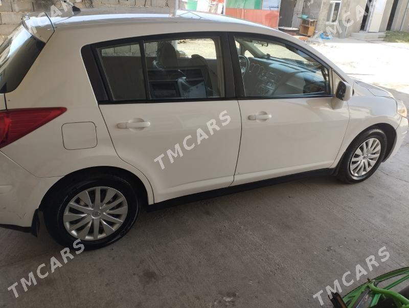 Nissan Versa 2010 - 130 000 TMT - Гарадамак Шор - img 2