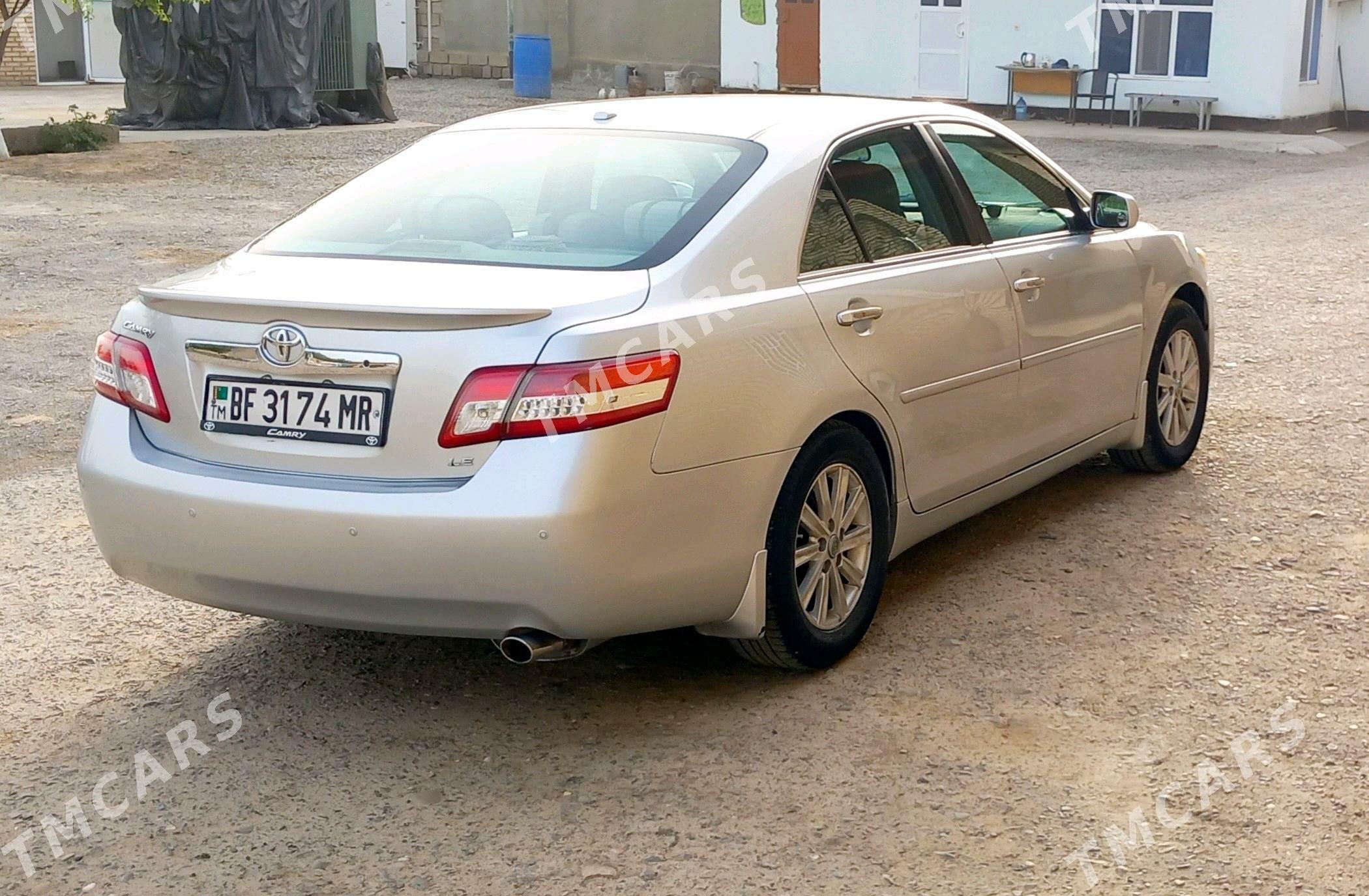 Toyota Camry 2011 - 200 000 TMT - Векильбазар - img 3