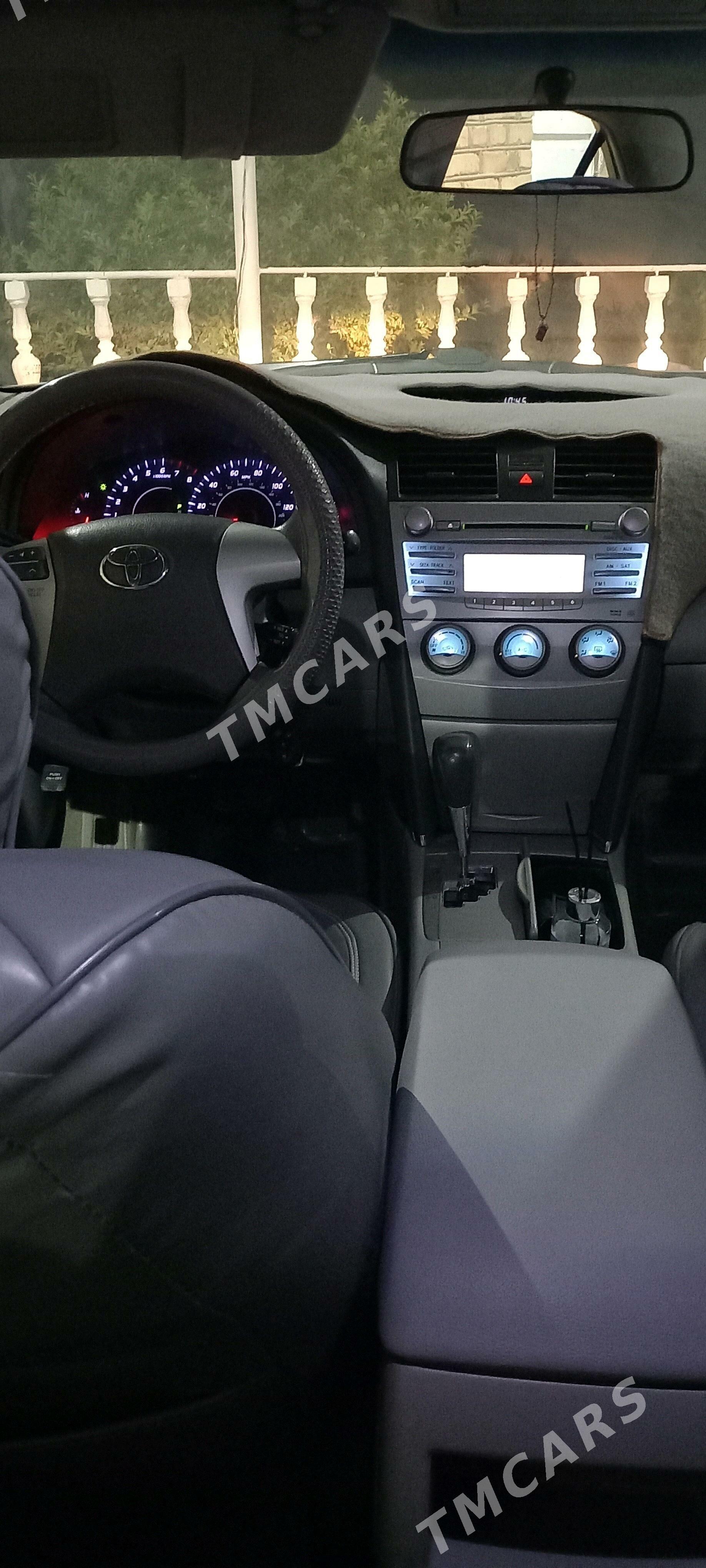 Toyota Camry 2011 - 200 000 TMT - Векильбазар - img 4