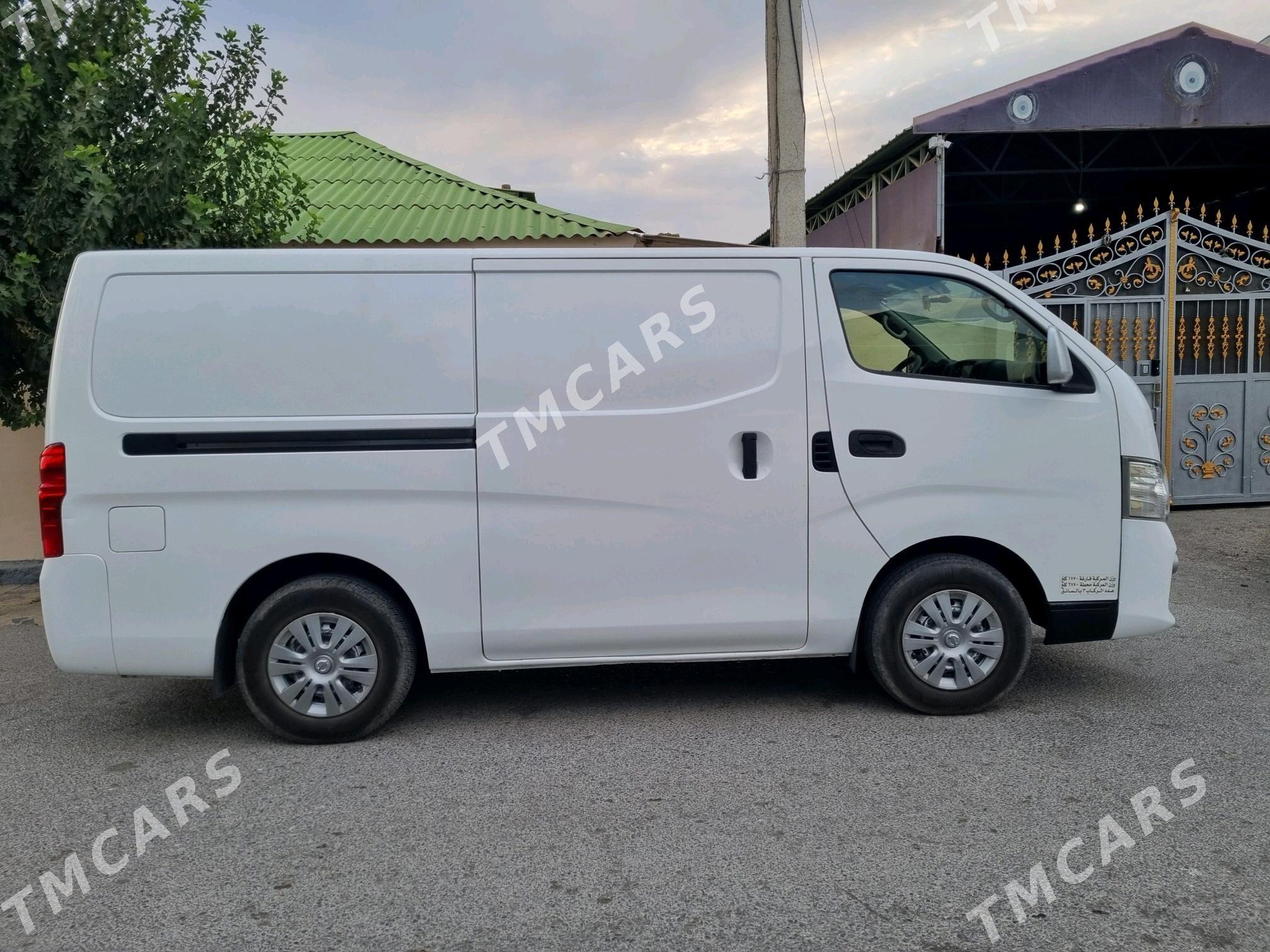 Nissan Urvan 2021 - 325 000 TMT - Büzmeýin - img 5