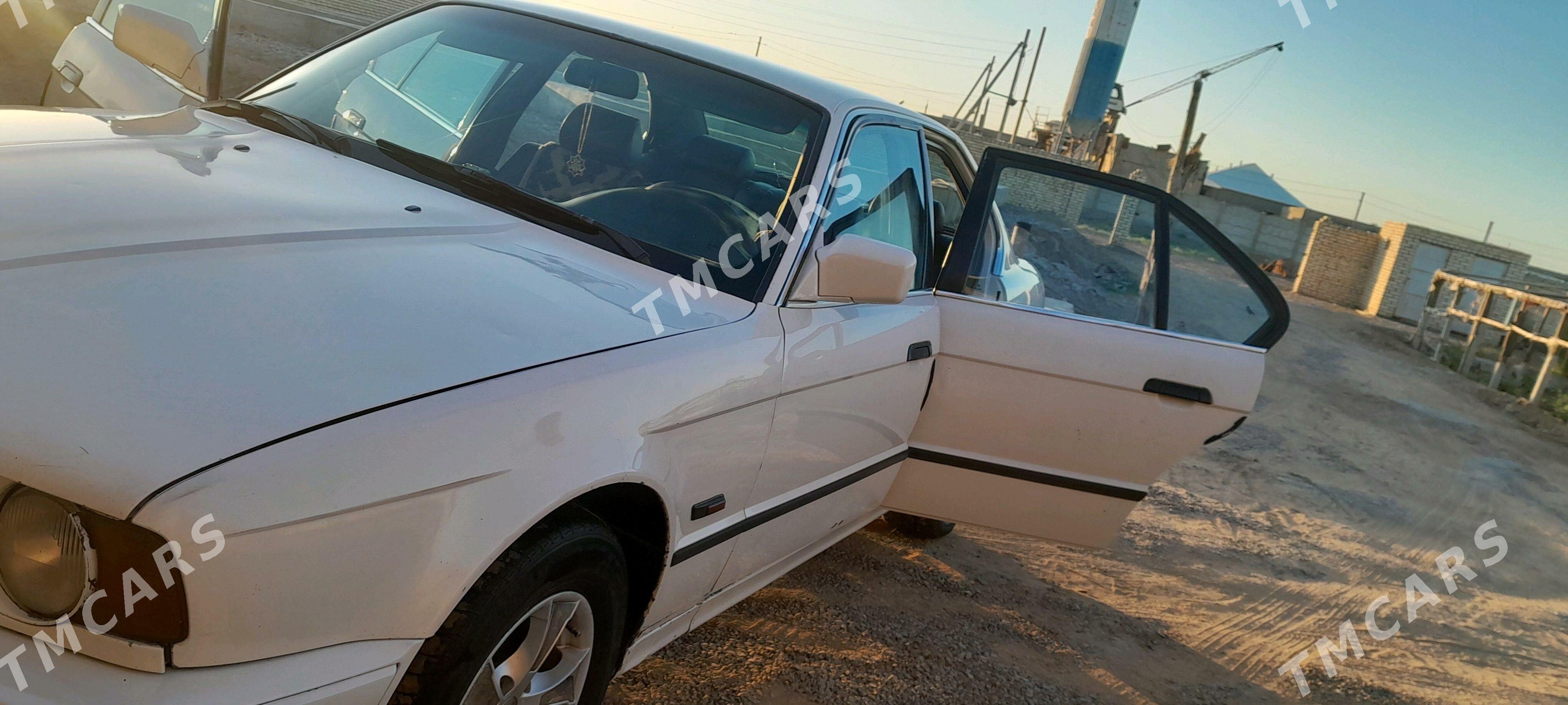 BMW 5 Series 1992 - 65 000 TMT - Мары - img 3