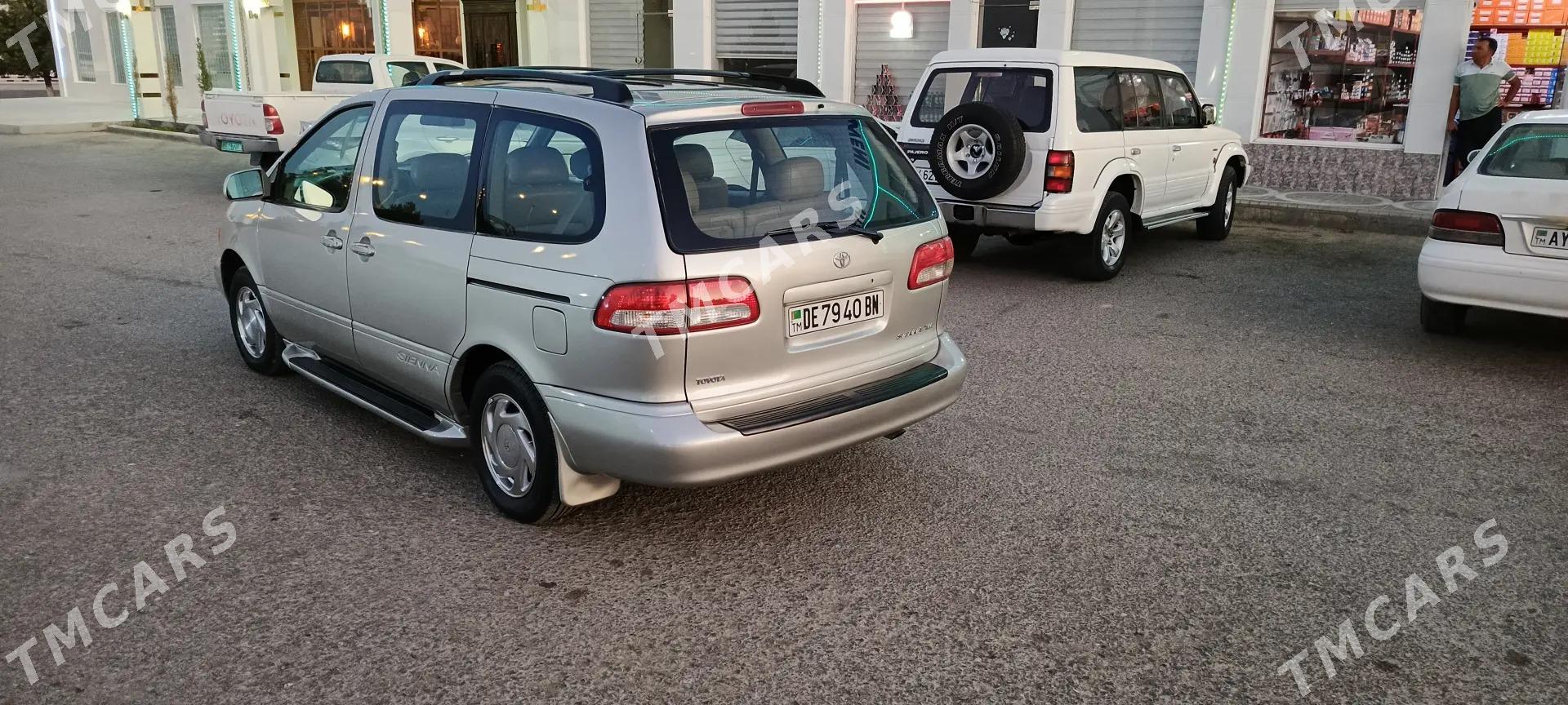 Toyota Sienna 2002 - 177 000 TMT - Гызыларбат - img 7