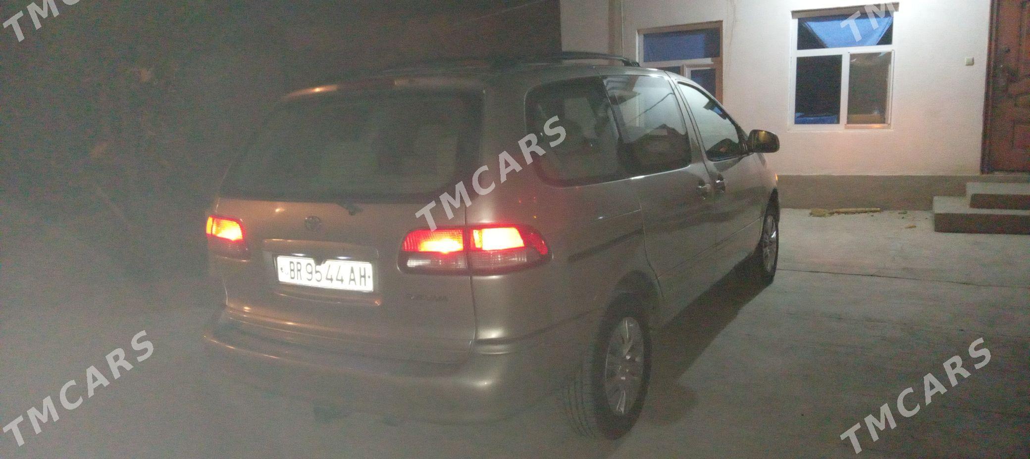 Toyota Sienna 2002 - 135 000 TMT - Теджен - img 8