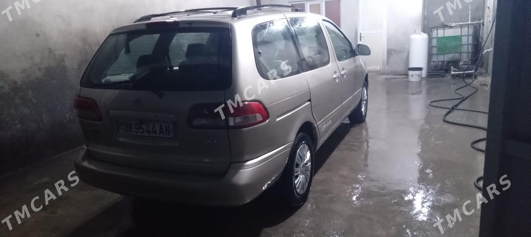 Toyota Sienna 2002 - 135 000 TMT - Теджен - img 6