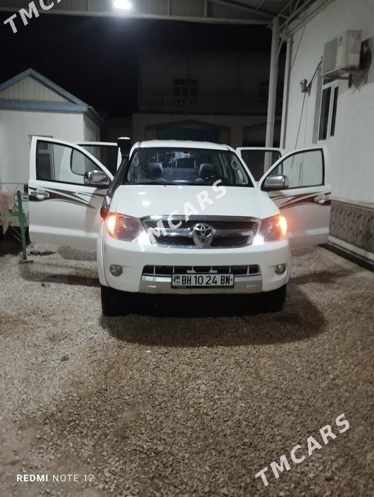 Toyota Hilux 2007 - 230 000 TMT - Esenguly - img 4