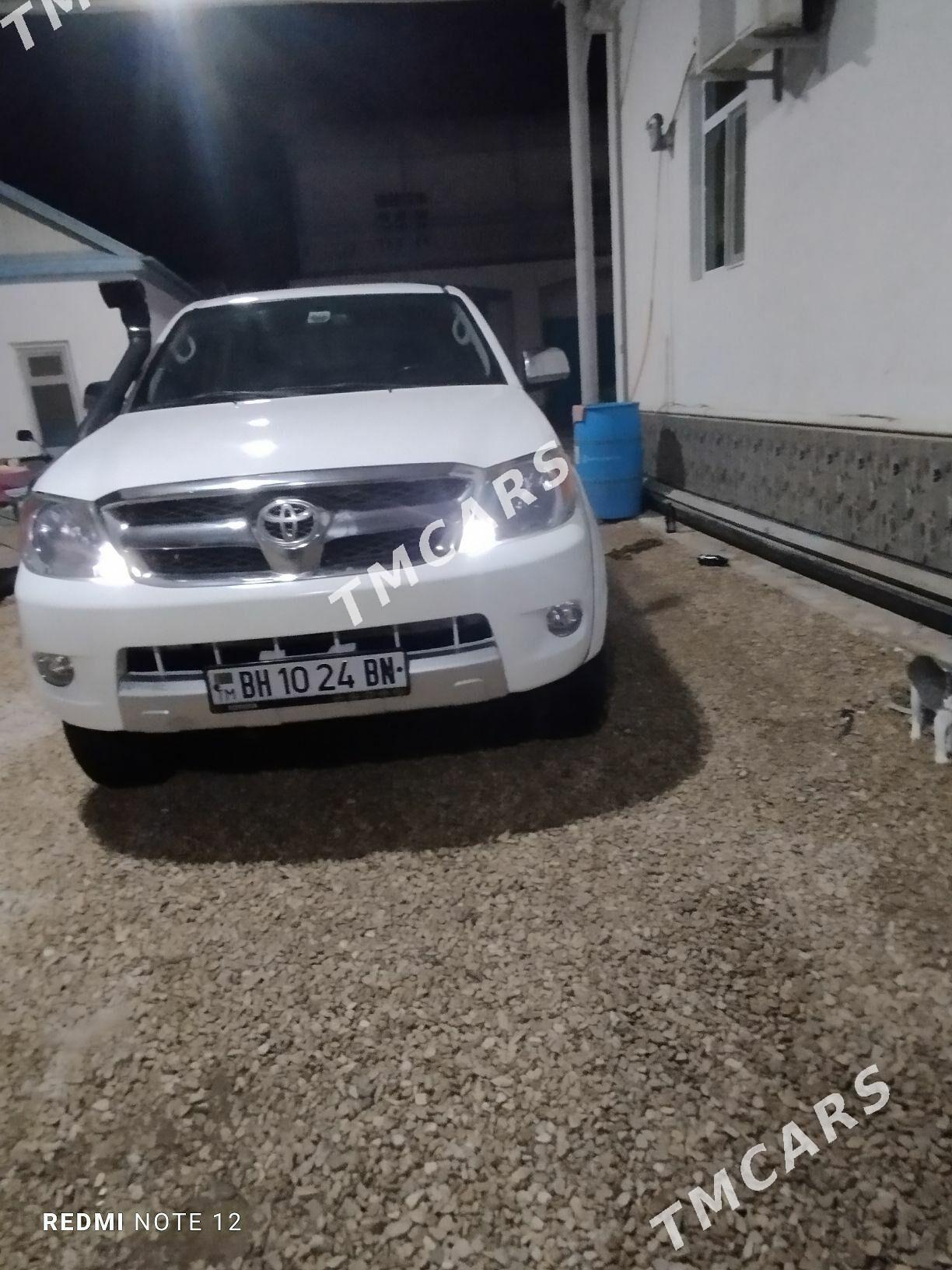 Toyota Hilux 2007 - 230 000 TMT - Esenguly - img 2