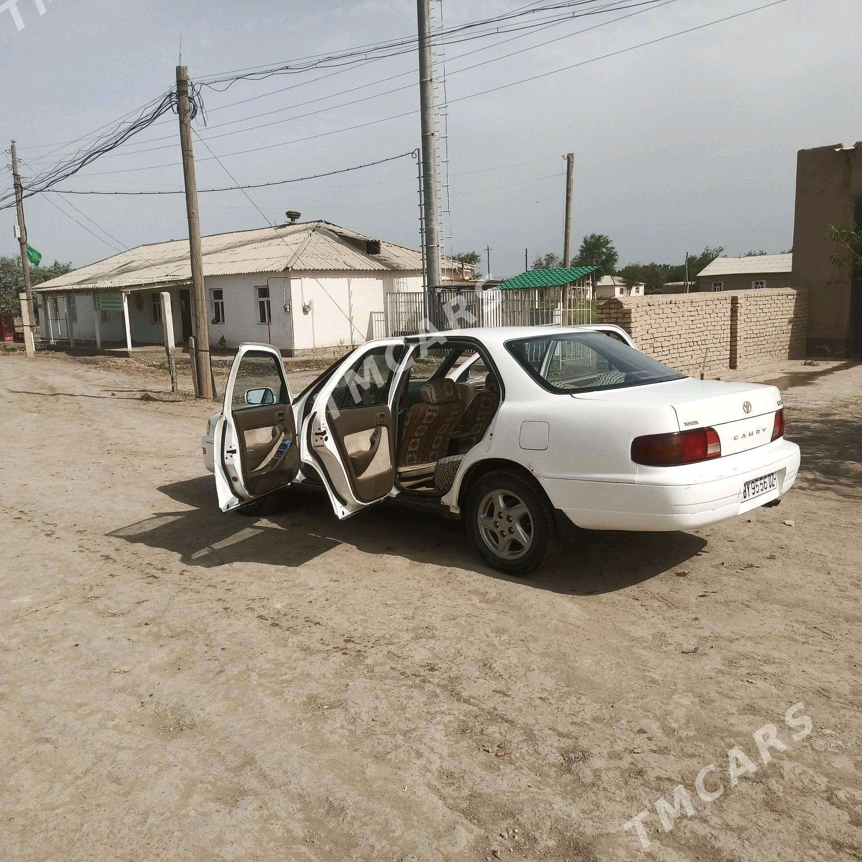 Toyota Camry 1994 - 80 000 TMT - етр. Туркменбаши - img 3