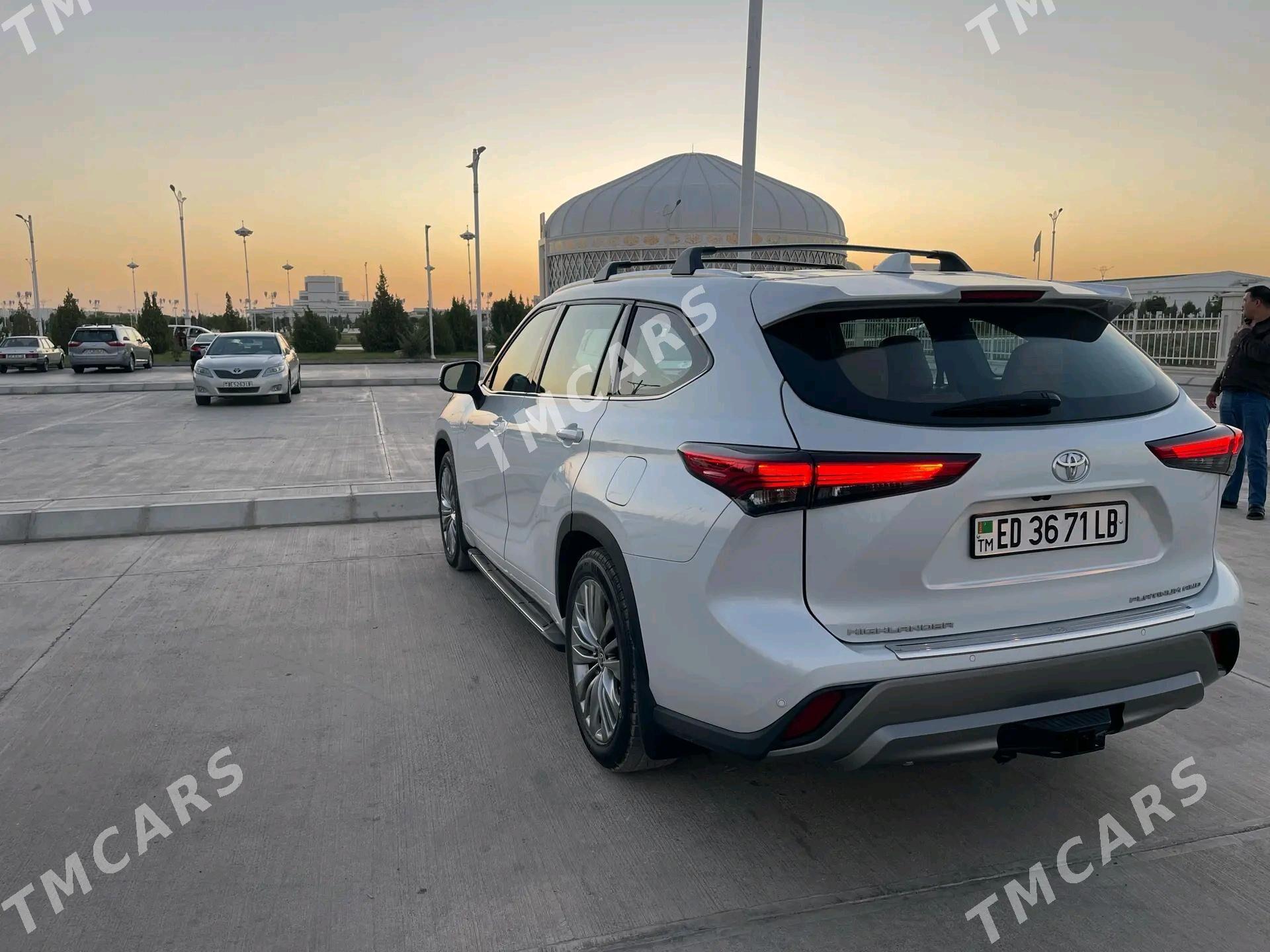Toyota Highlander 2022 - 900 000 TMT - Türkmenabat - img 9