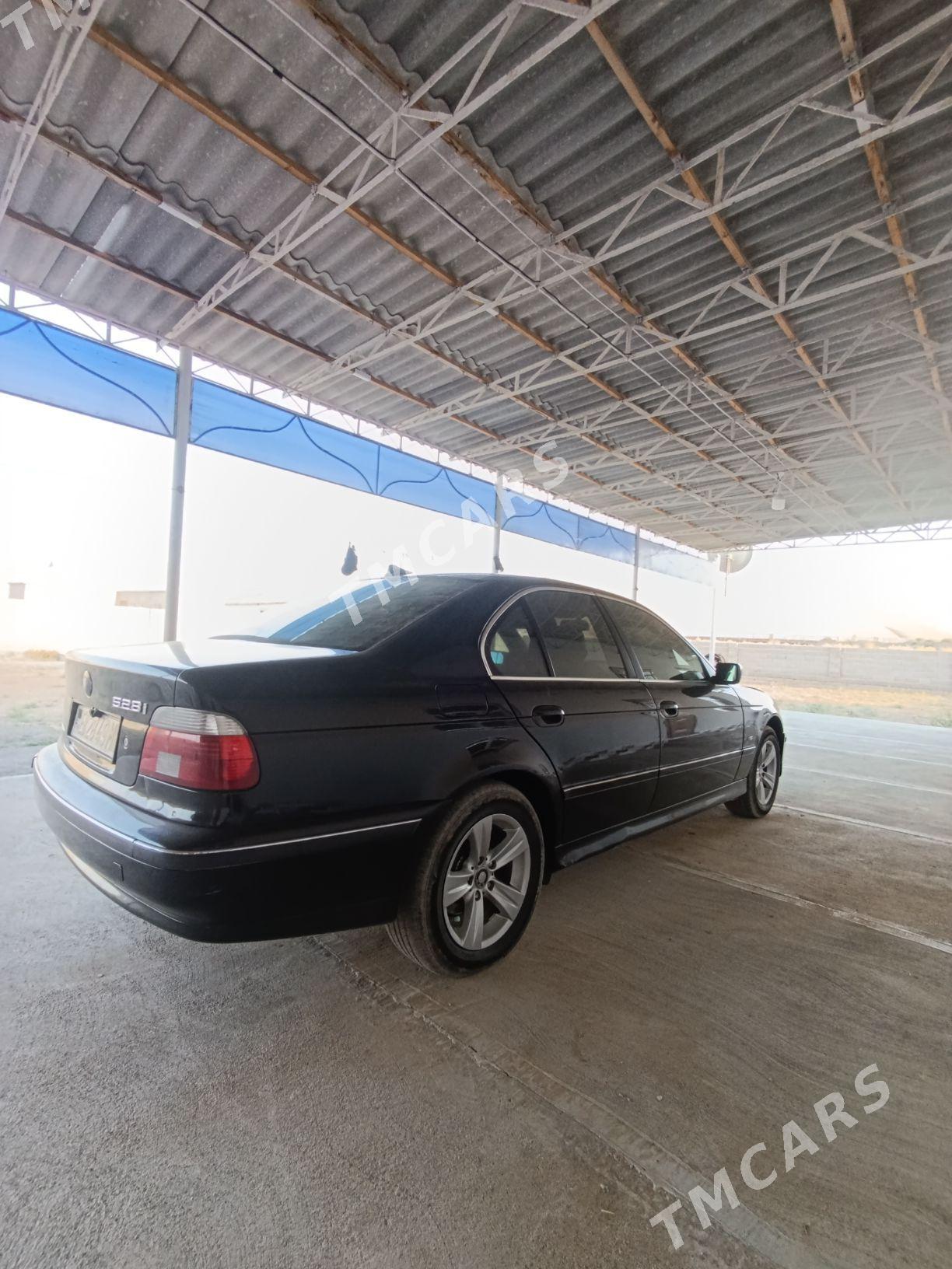 BMW 528 2000 - 125 000 TMT - Серхетабат (Кушка) - img 3