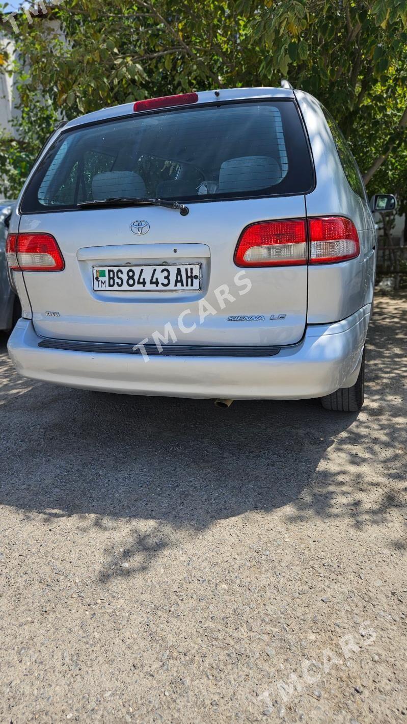 Toyota Sienna 2002 - 180 000 TMT - Büzmeýin GRES - img 3