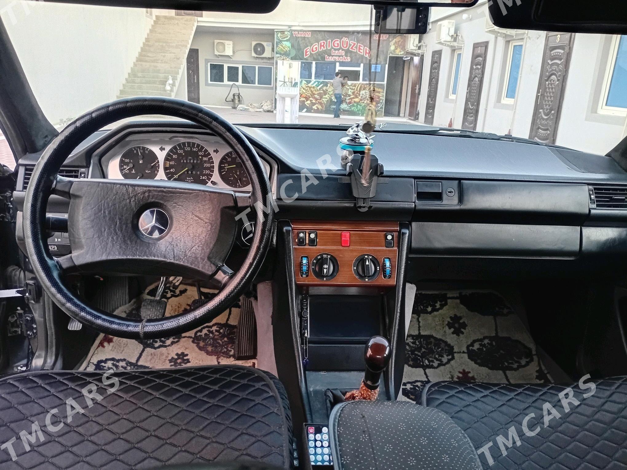 Mercedes-Benz 300E 1989 - 50 000 TMT - Мары - img 5