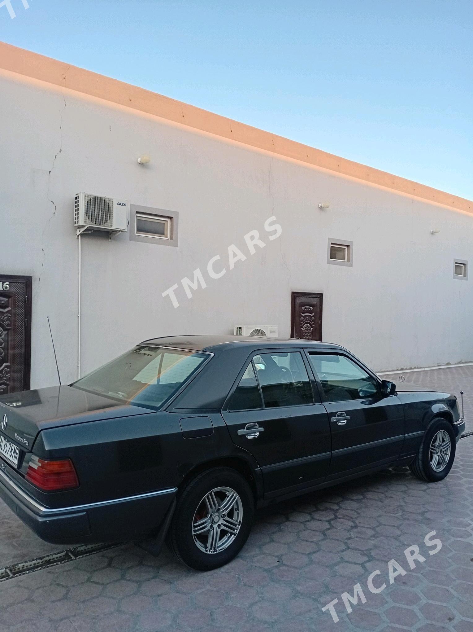 Mercedes-Benz 300E 1989 - 50 000 TMT - Мары - img 4