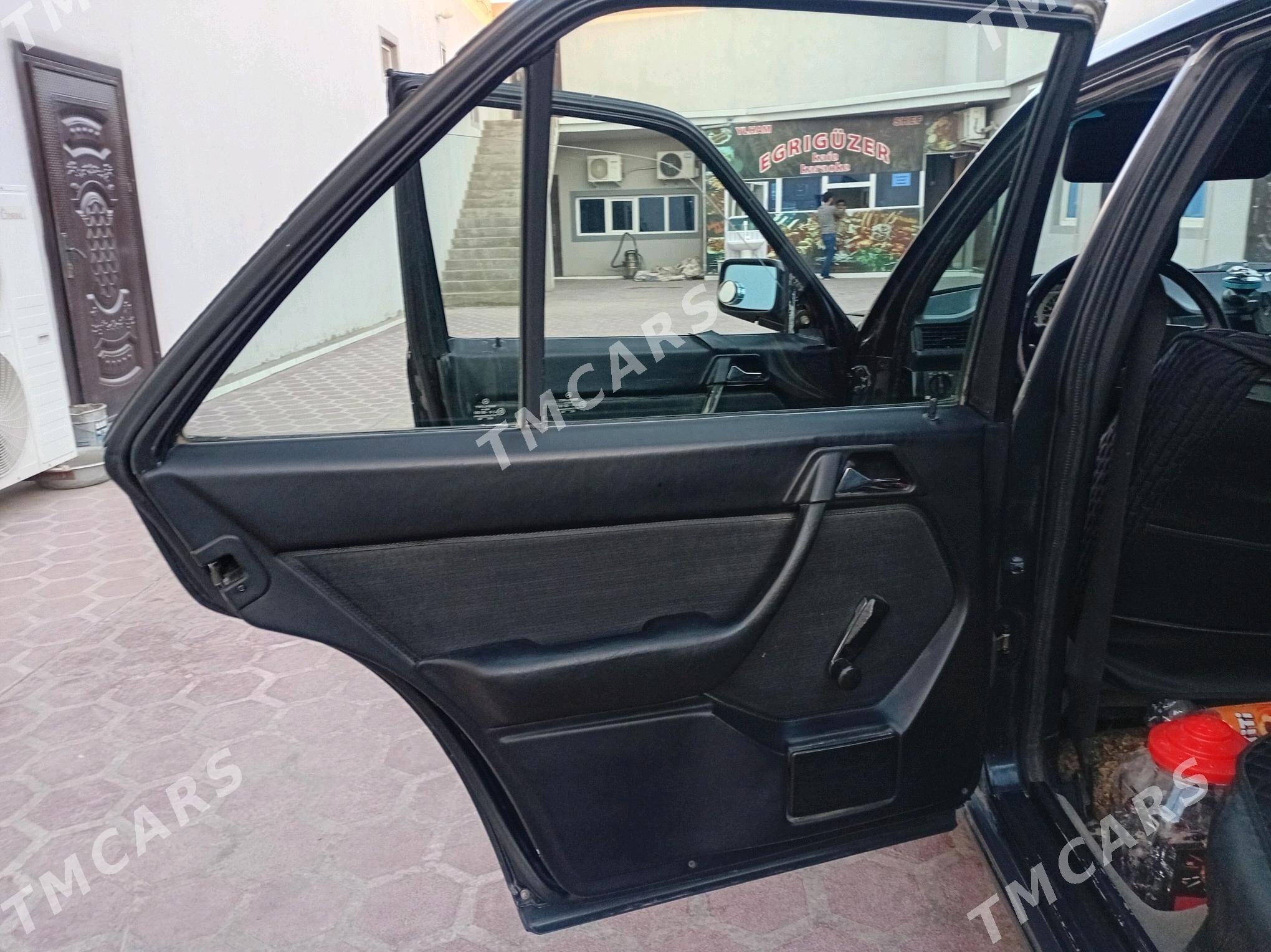 Mercedes-Benz 300E 1989 - 50 000 TMT - Мары - img 6