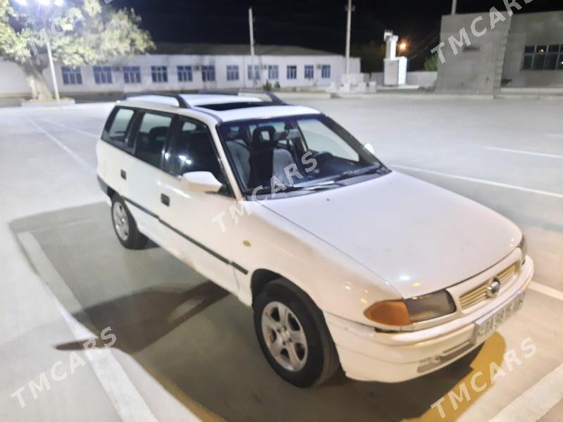 Opel Astra 1995 - 38 000 TMT - Бахарден - img 4