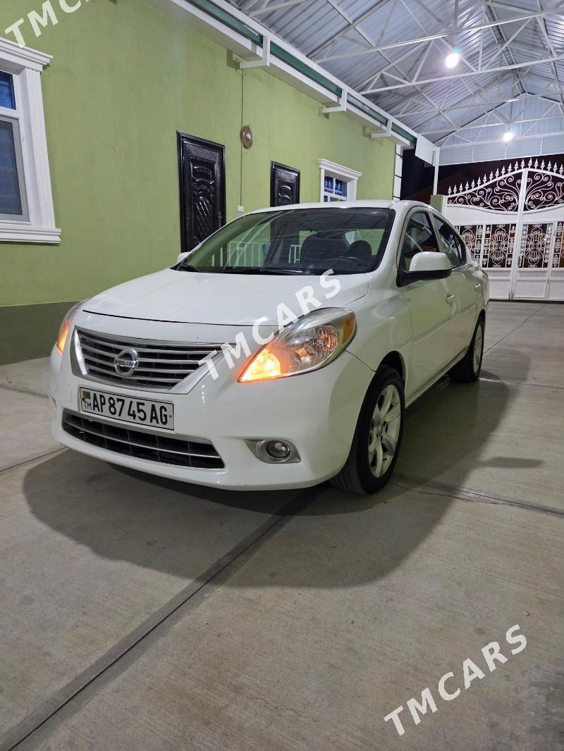 Nissan Versa 2013 - 106 000 TMT - Ашхабад - img 4