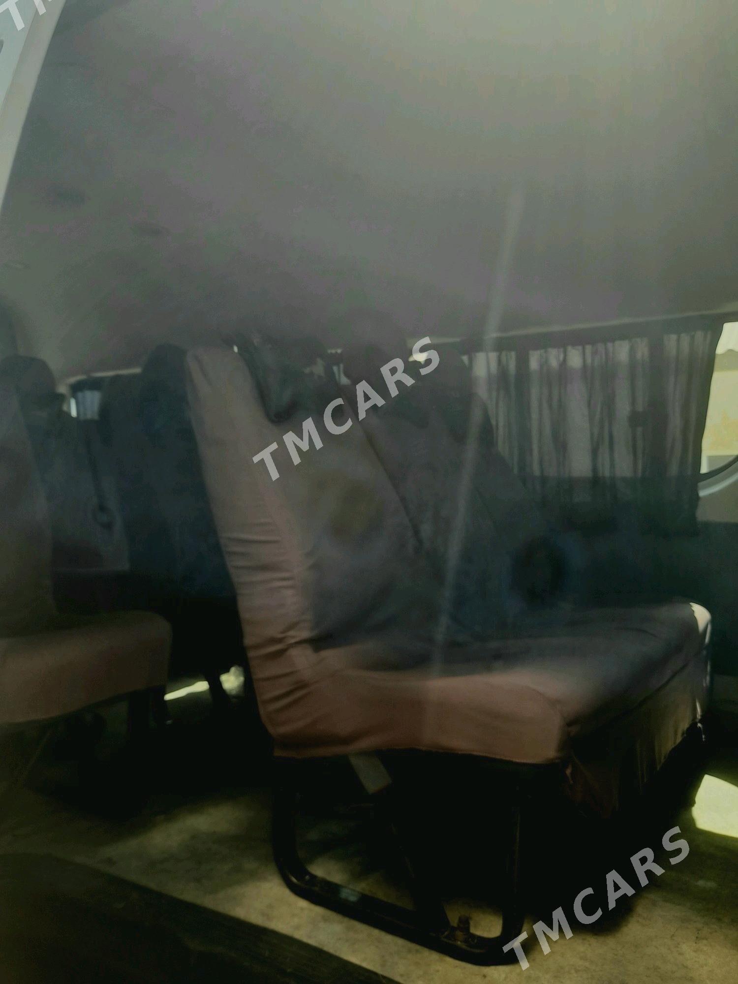 Toyota Hiace 2008 - 300 000 TMT - Balkanabat - img 4