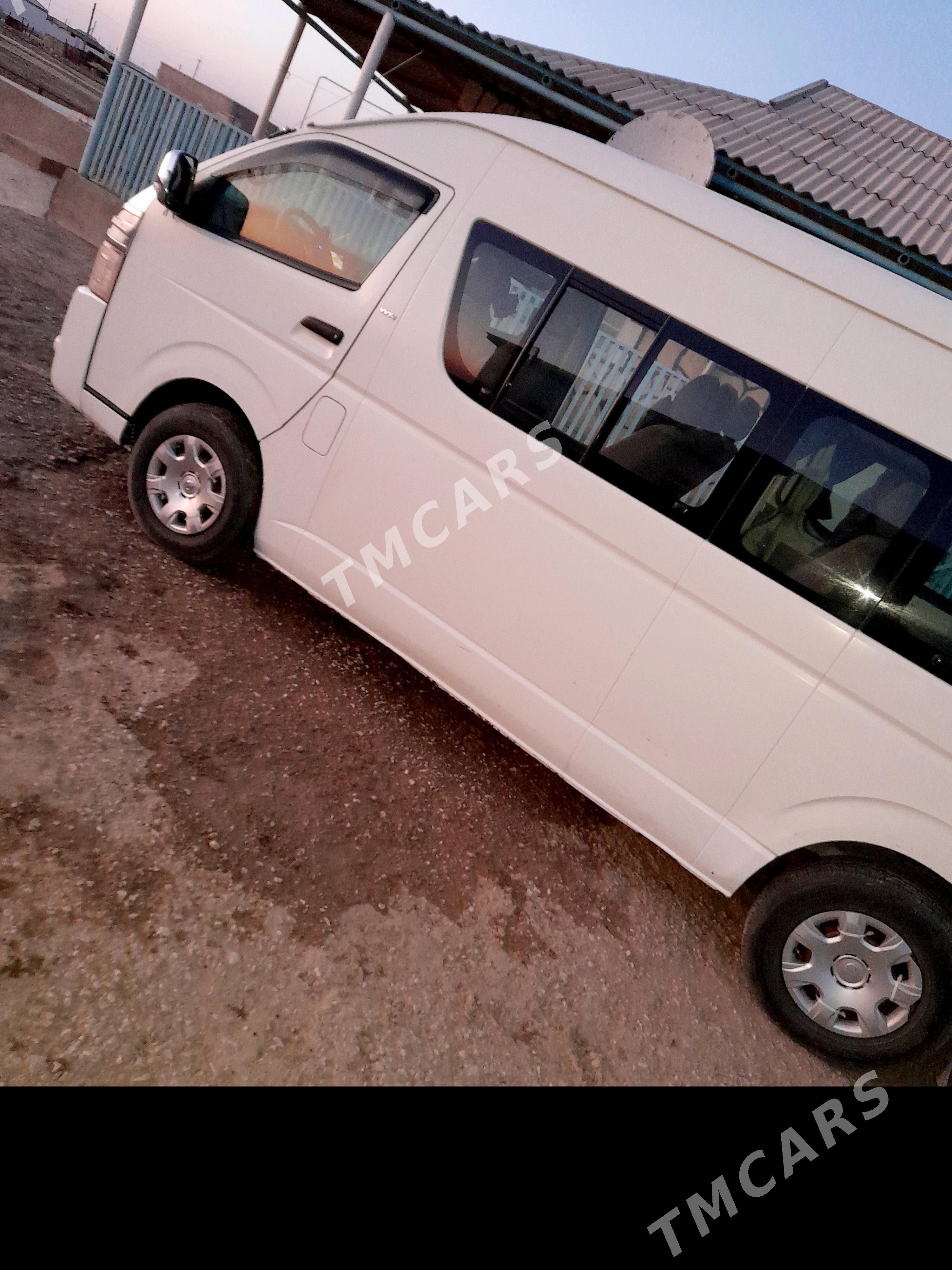 Toyota Hiace 2008 - 300 000 TMT - Balkanabat - img 2