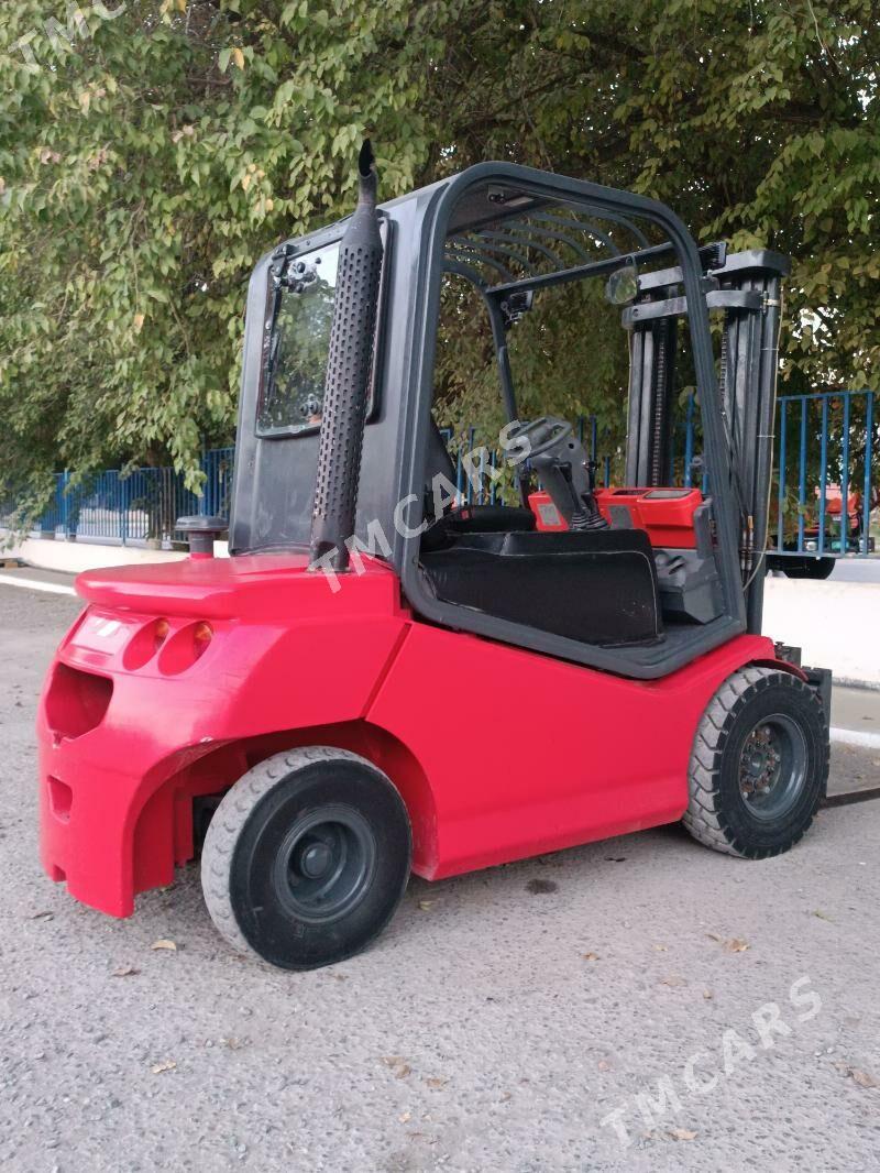 LiuGong Forklift 2009 - 120 000 TMT - Бедев - img 5