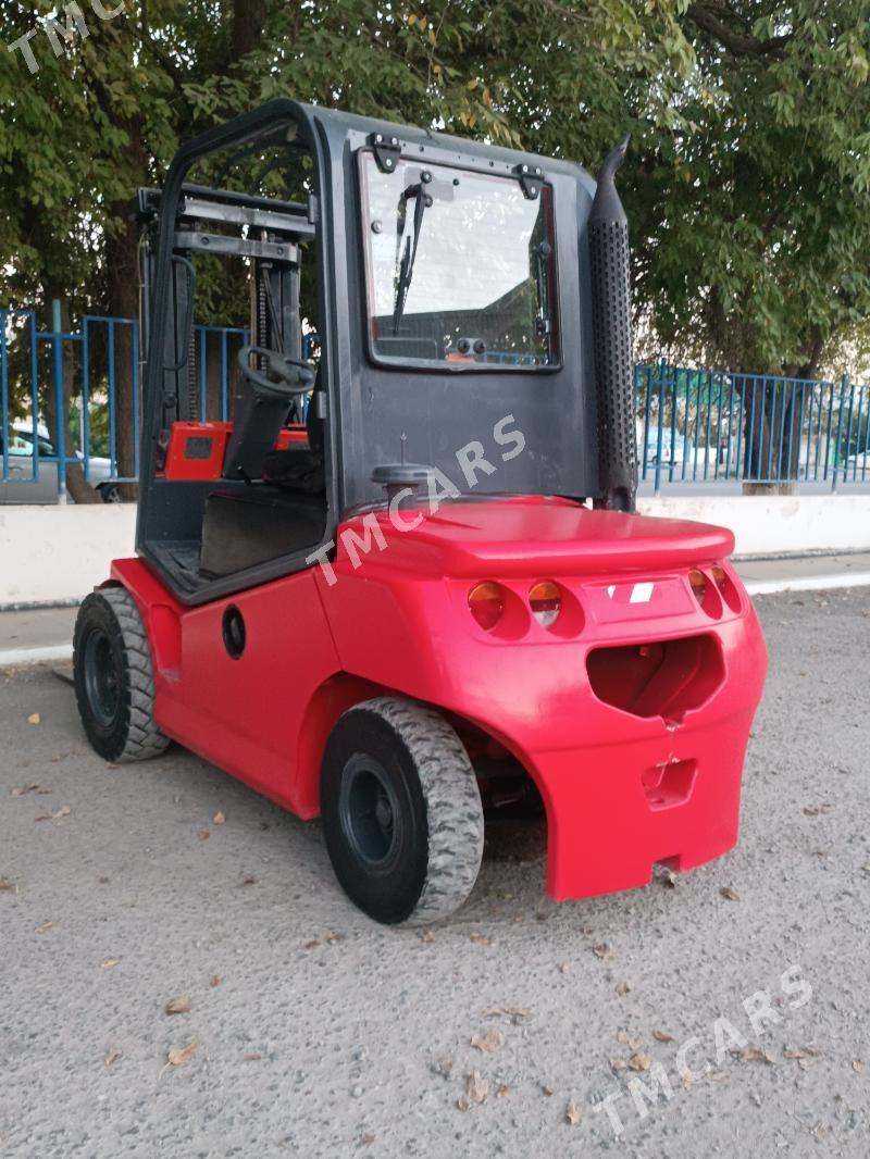LiuGong Forklift 2009 - 120 000 TMT - Бедев - img 2