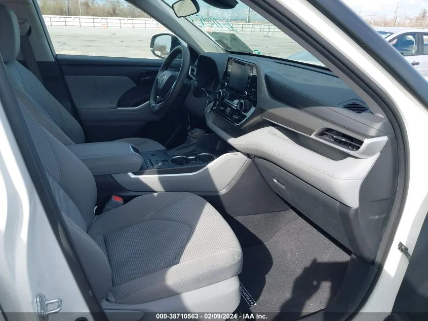 Toyota Highlander 2021 - 515 000 TMT - Мары - img 2
