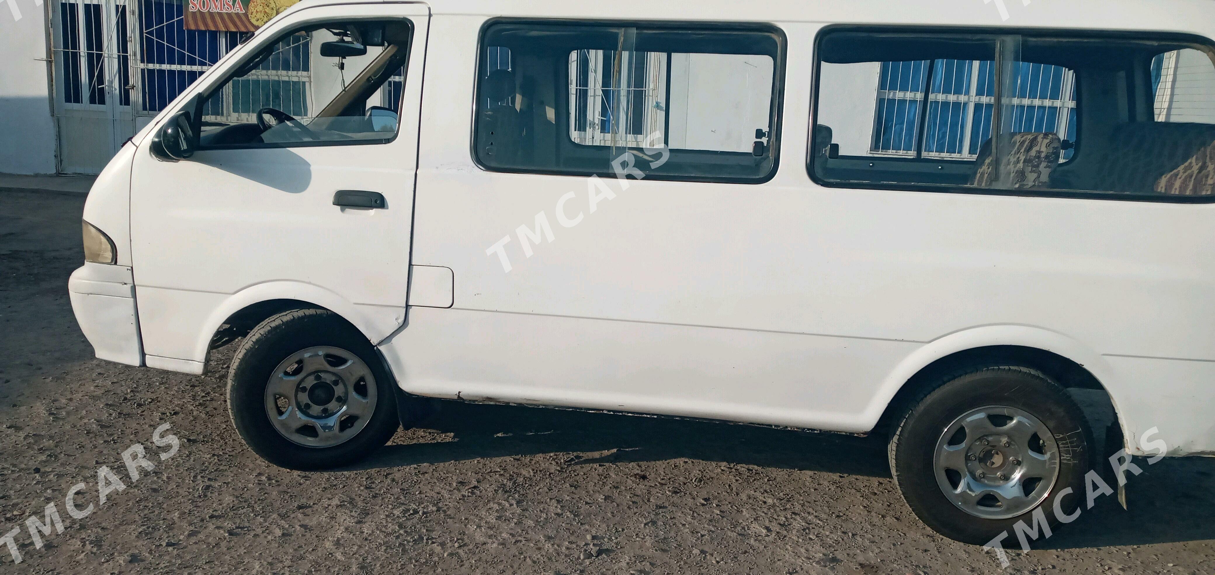 Toyota Hiace 2000 - 60 000 TMT - Мары - img 2