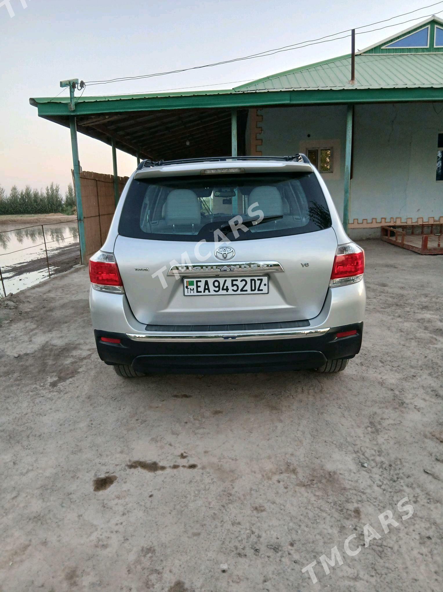 Toyota Highlander 2010 - 360 000 TMT - Кёнеургенч - img 3