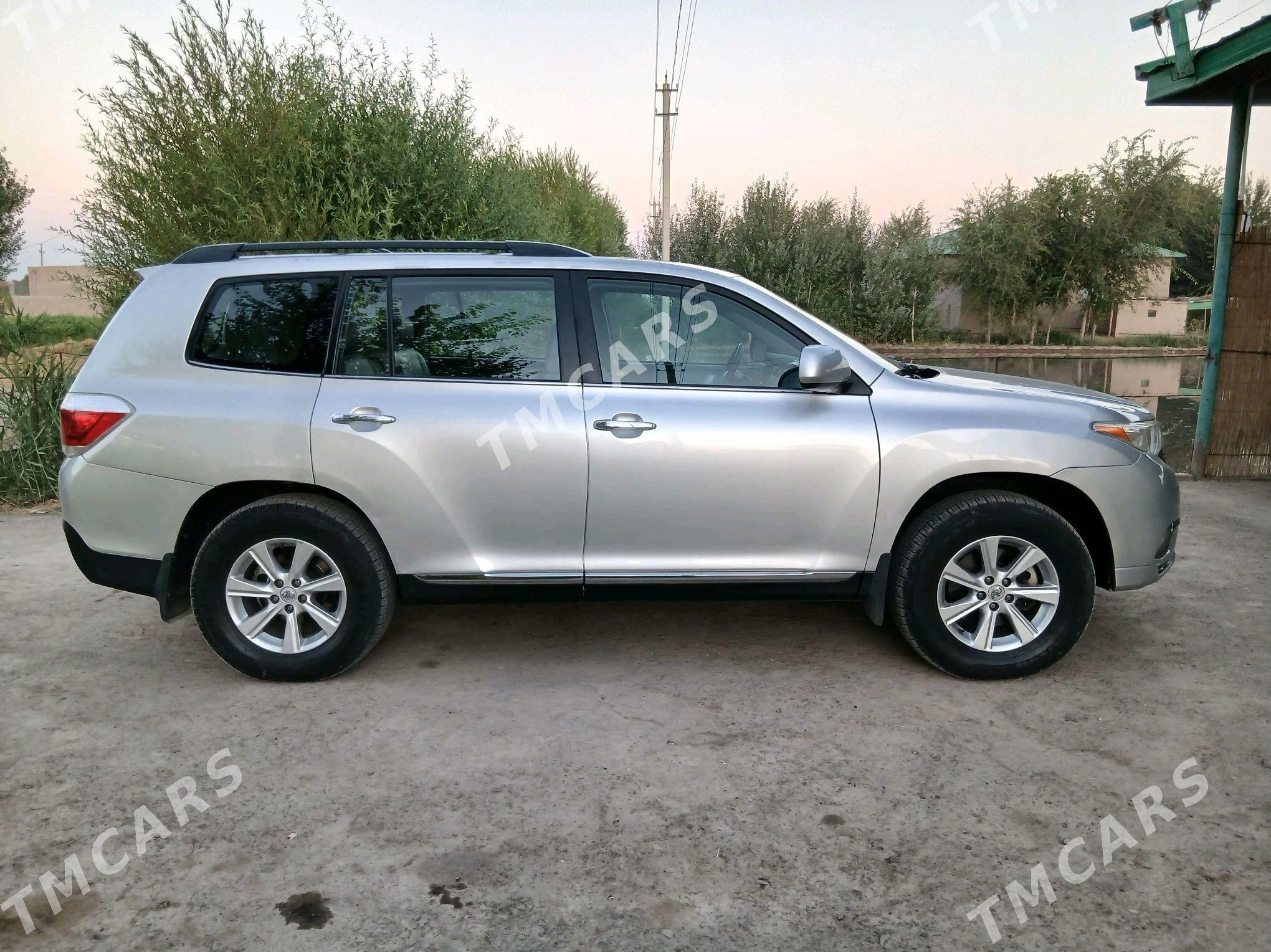 Toyota Highlander 2010 - 360 000 TMT - Кёнеургенч - img 5