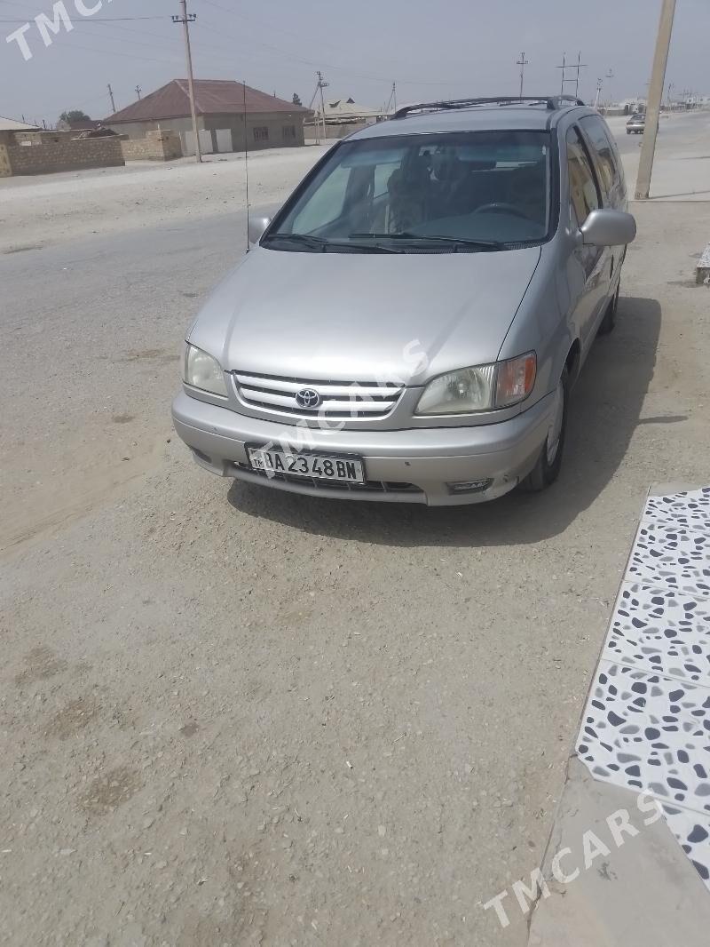 Toyota Sienna 2002 - 170 000 TMT - Гумдаг - img 4