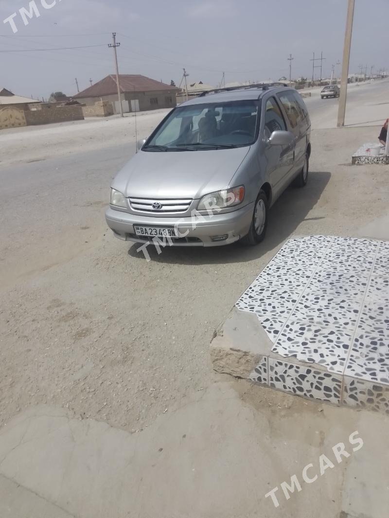 Toyota Sienna 2002 - 170 000 TMT - Гумдаг - img 3