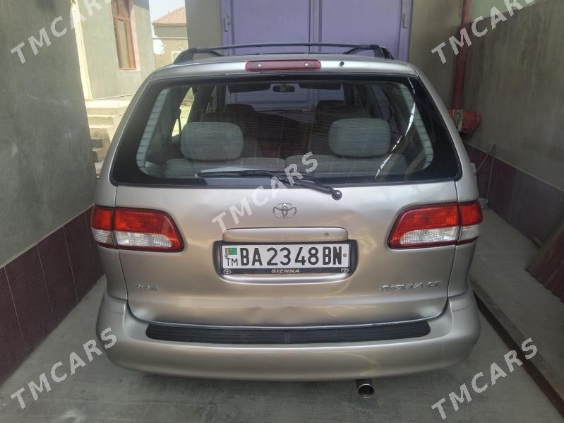 Toyota Sienna 2002 - 170 000 TMT - Гумдаг - img 2
