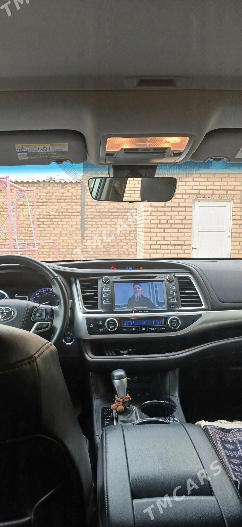 Toyota Highlander 2019 - 480 000 TMT - Теджен - img 4