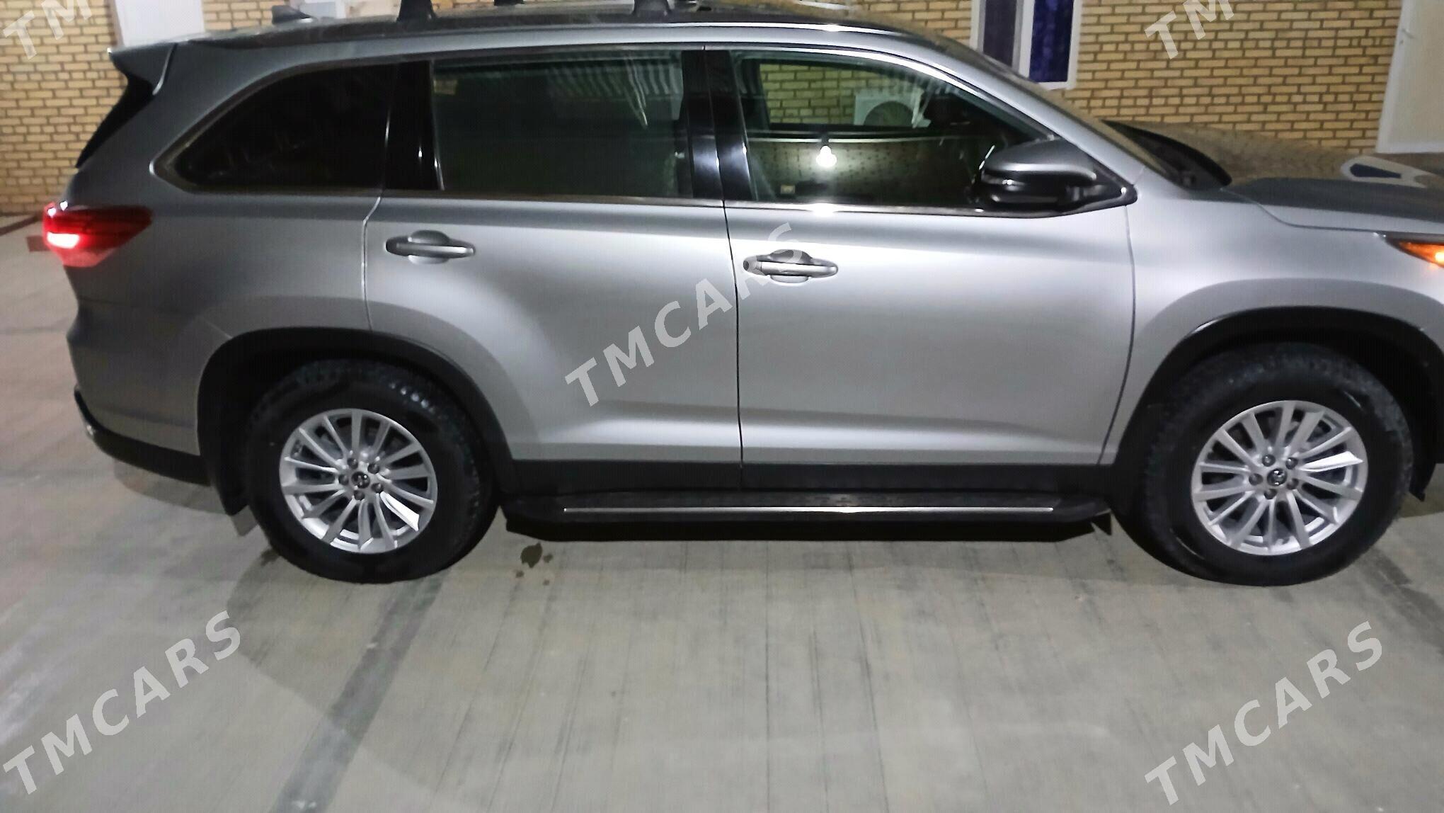 Toyota Highlander 2019 - 480 000 TMT - Теджен - img 7