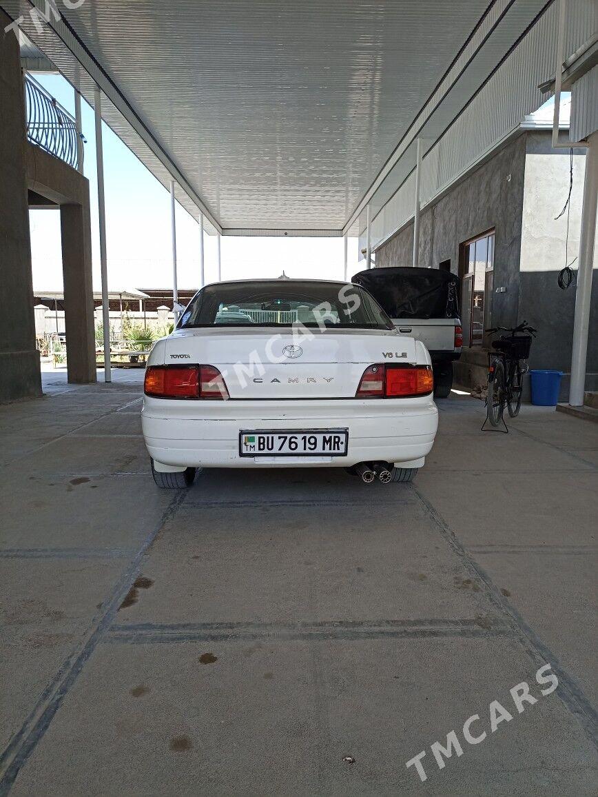 Toyota Camry 1994 - 64 000 TMT - Байрамали - img 4