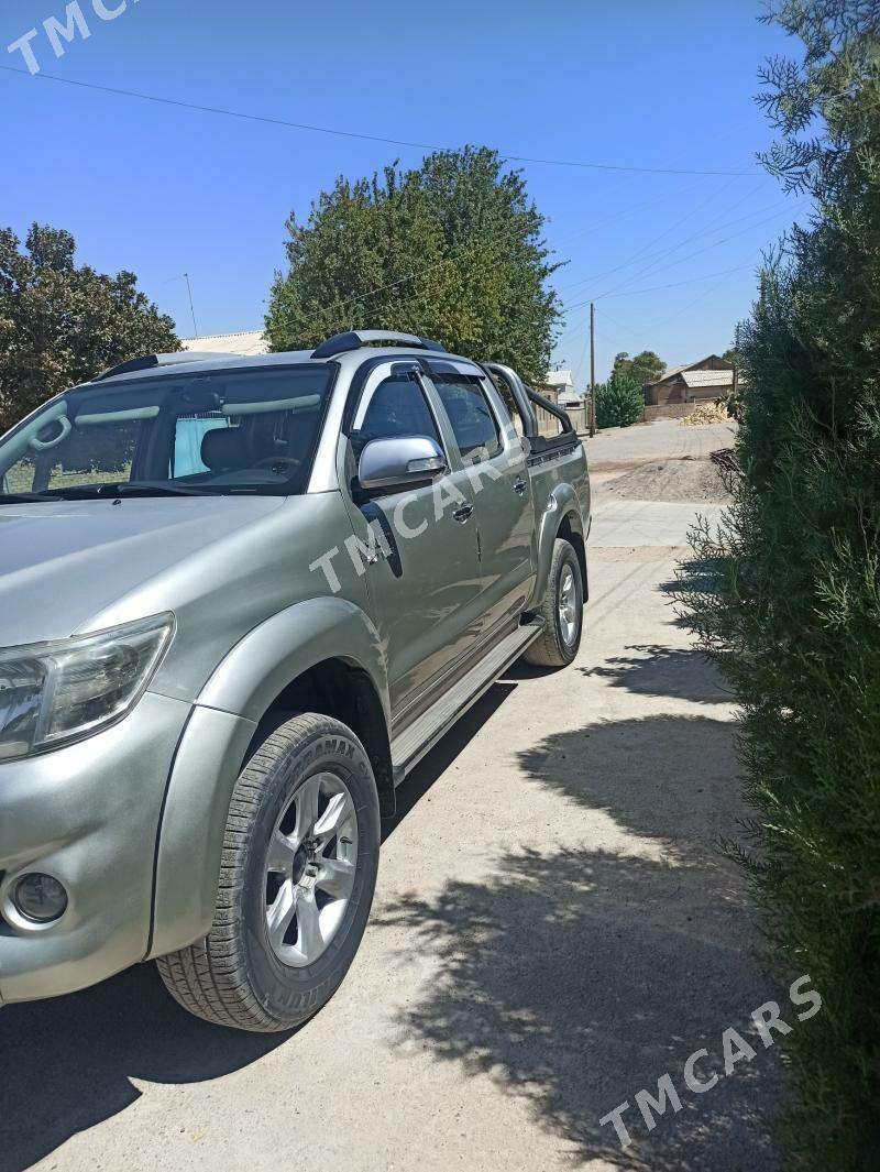 Toyota Hilux 2012 - 298 000 TMT - Мургап - img 9