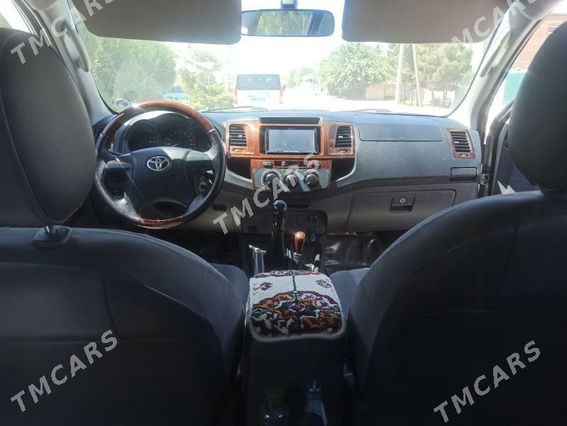 Toyota Hilux 2012 - 298 000 TMT - Мургап - img 7