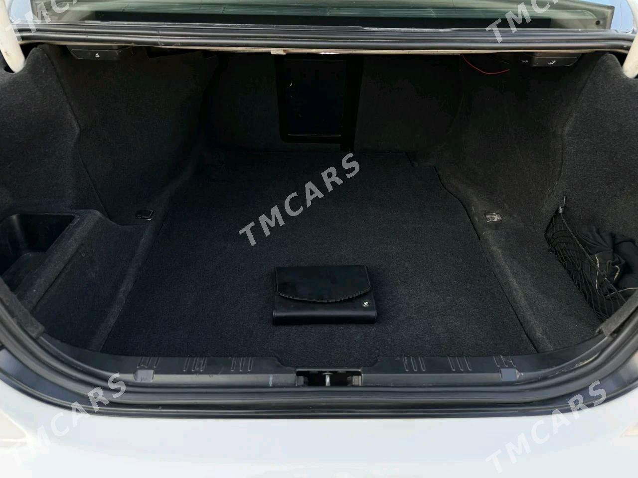 BMW E60 2004 - 186 000 TMT - Балканабат - img 9