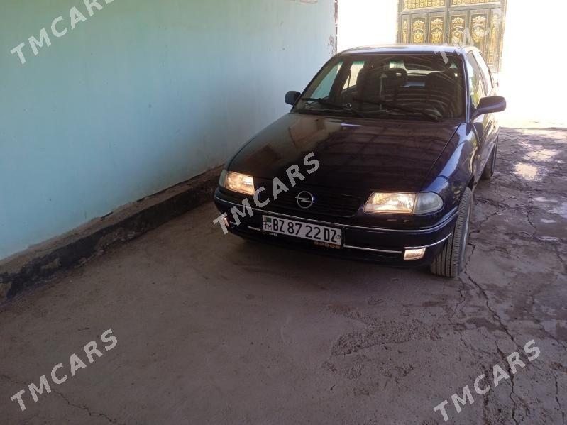 Opel Astra 1995 - 47 000 TMT - Губадаг - img 2