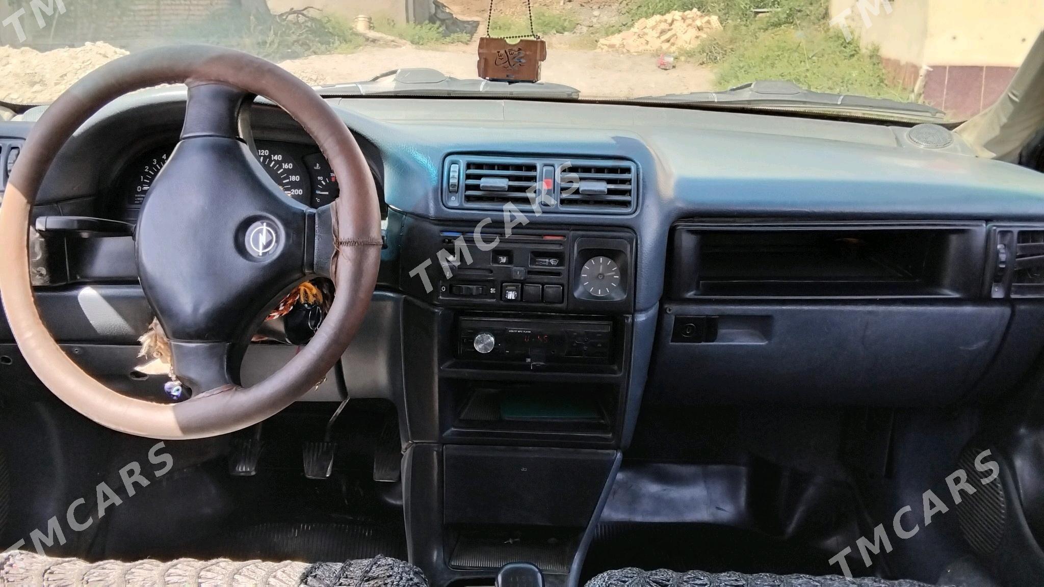 Opel Vectra 1991 - 27 000 TMT - Sarahs - img 2