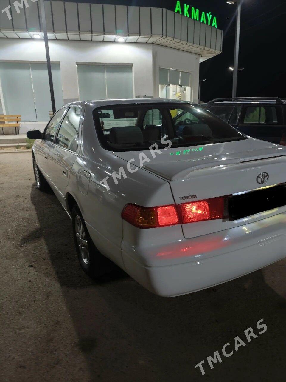 Toyota Camry 2000 - 150 000 TMT - Köneürgenç - img 3