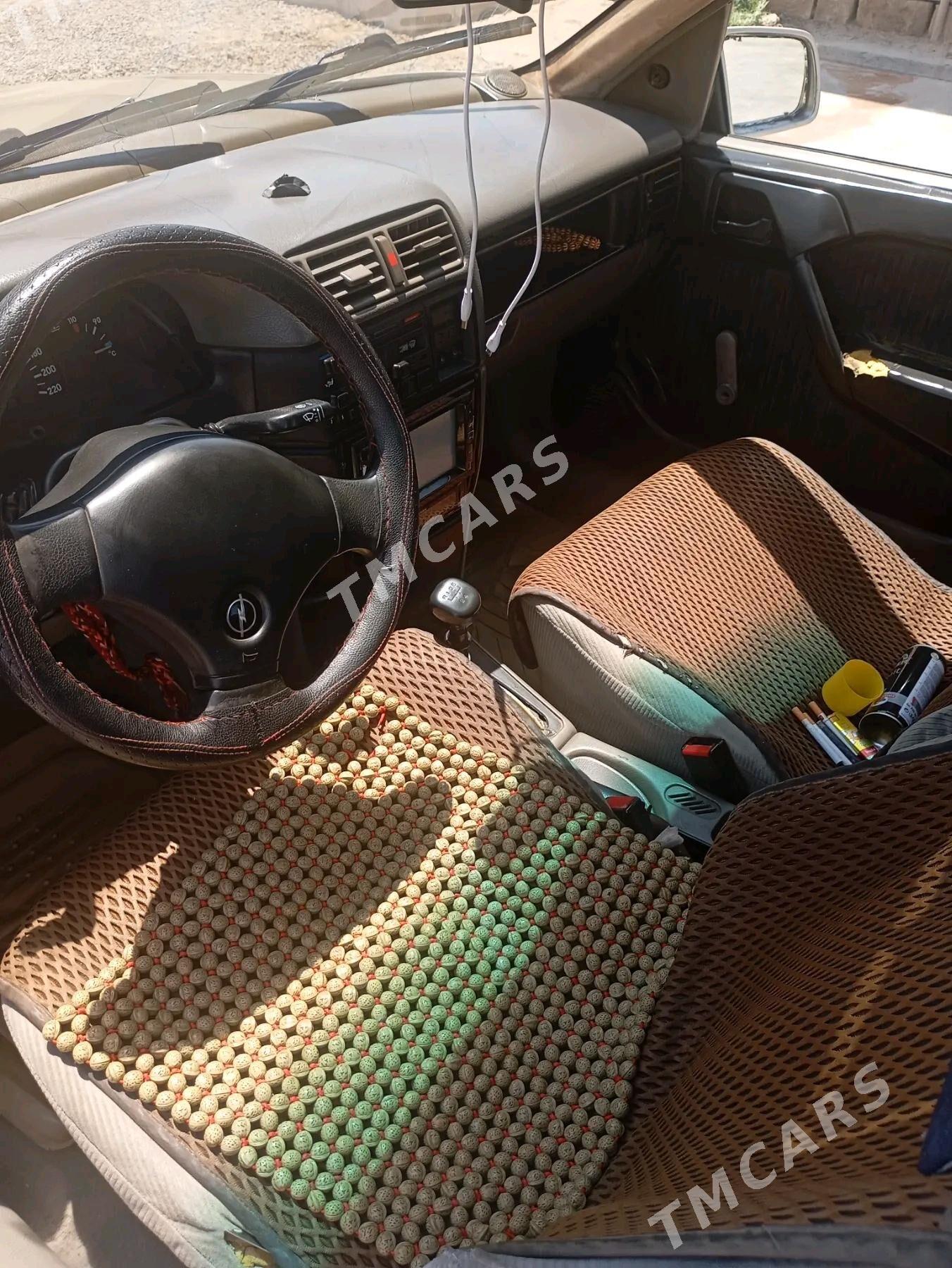 Opel Vectra 1992 - 25 000 TMT - Мургап - img 2