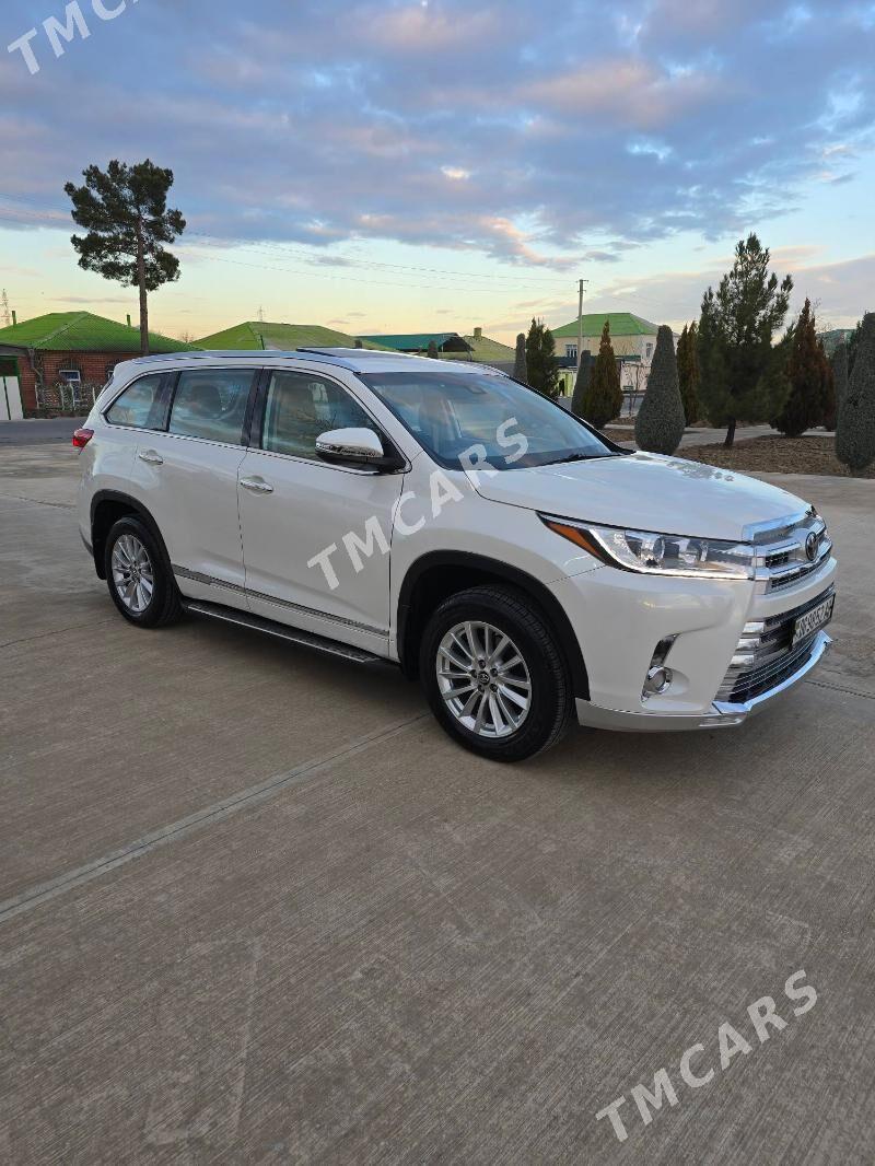 Toyota Highlander 2018 - 430 000 TMT - Бузмеин ГРЭС - img 1