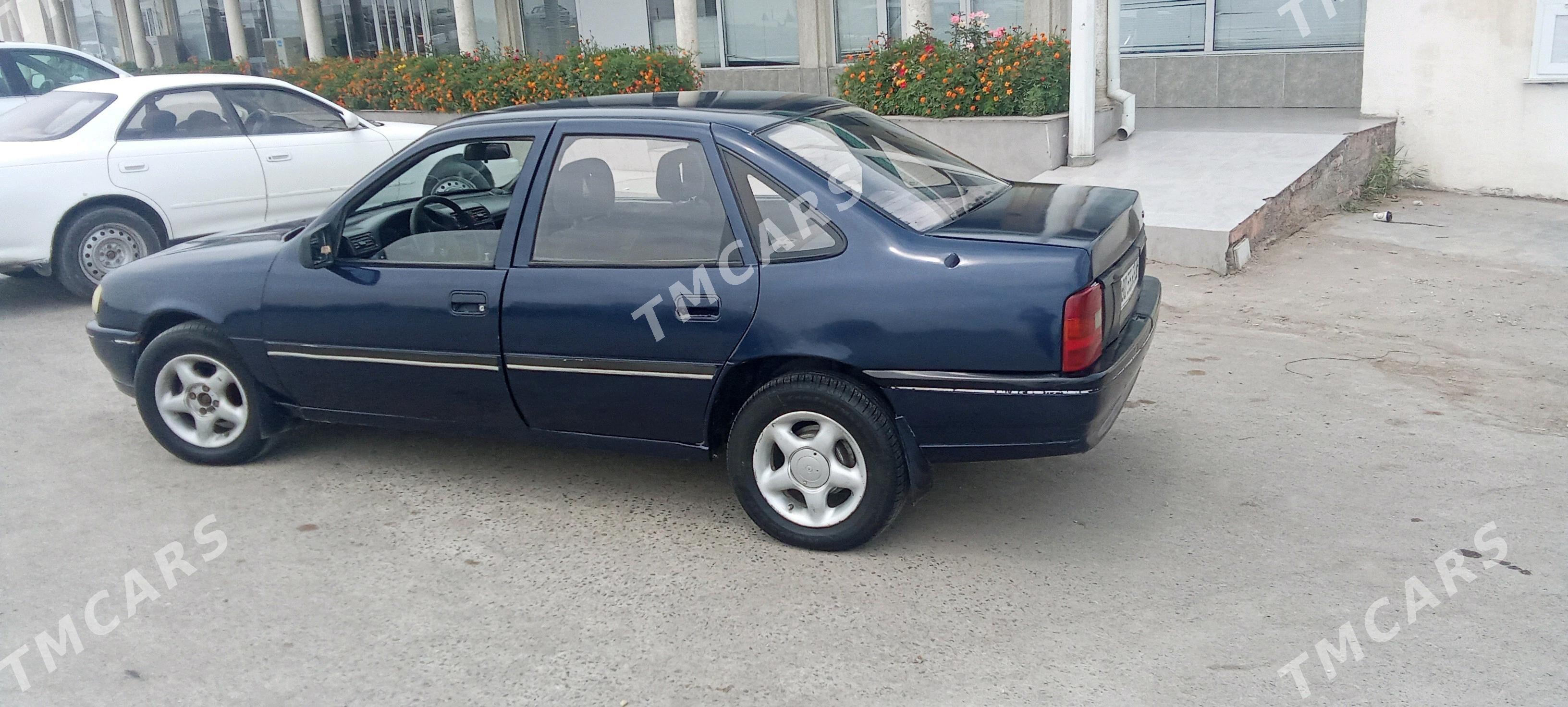 Opel Vectra 1990 - 20 000 TMT - Saýat - img 4