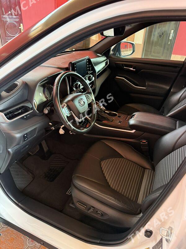 Toyota Highlander 2021 - 540 000 TMT - Мары - img 6